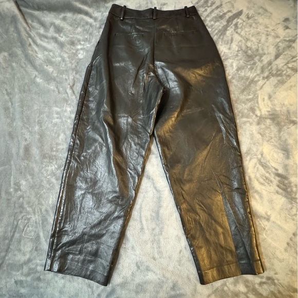 Wilfred Black Faux Leather Pants

#1245 - Picture 8 of 8